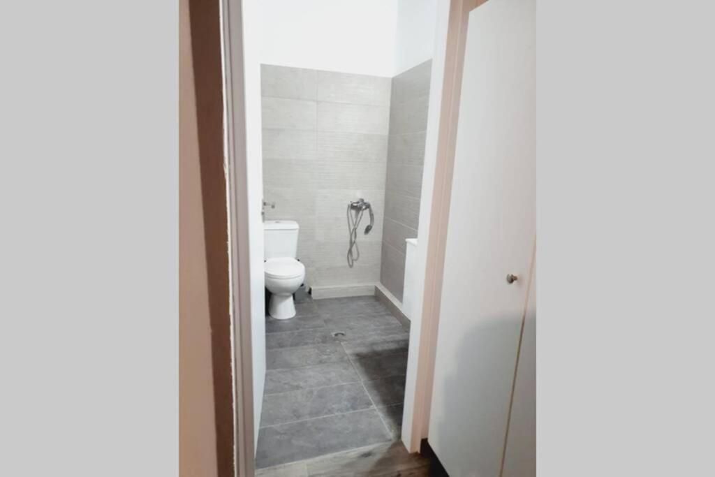 V&E'S Apartments Pigadhia  外观 照片