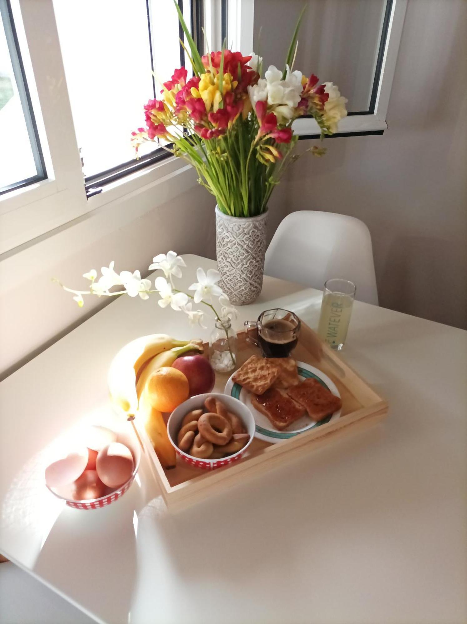 V&E'S Apartments Pigadhia  外观 照片